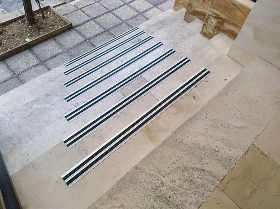 ترمز پله مناسب چه ویژگی‌هایی دارد؟